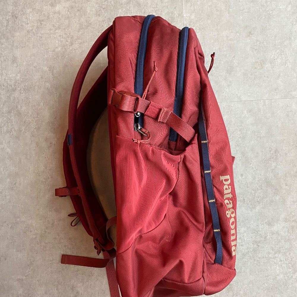 Patagonia Refugio backpack, burgundy-blue-tan, 28L - Picture 3 of 10